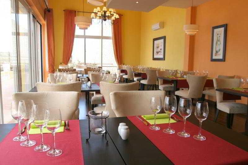 Quinta Da Encosta Velha - Santo Antonio, Villas, Golf & Spa Budens Nhà hàng bức ảnh